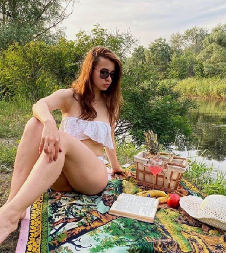 Девушка из Днепра раздевается на украинских мостах (ФОТО) | Порно на Приколе!