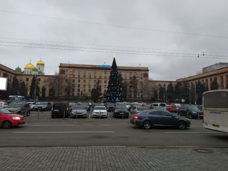 Ялинка на площі Героїв Майдану