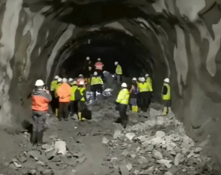 Сбойка тоннелей в метро Днепра скриншот видео