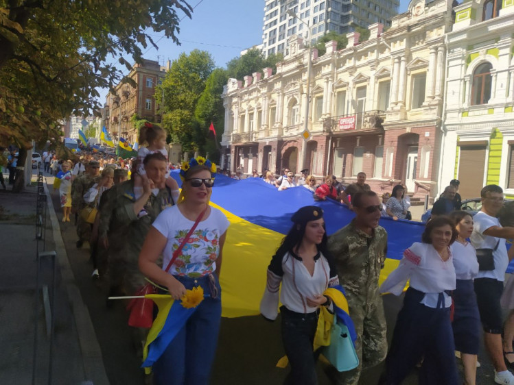Новости Днепра про Верны Украине: по центру Днепра прошёл Марш защитников