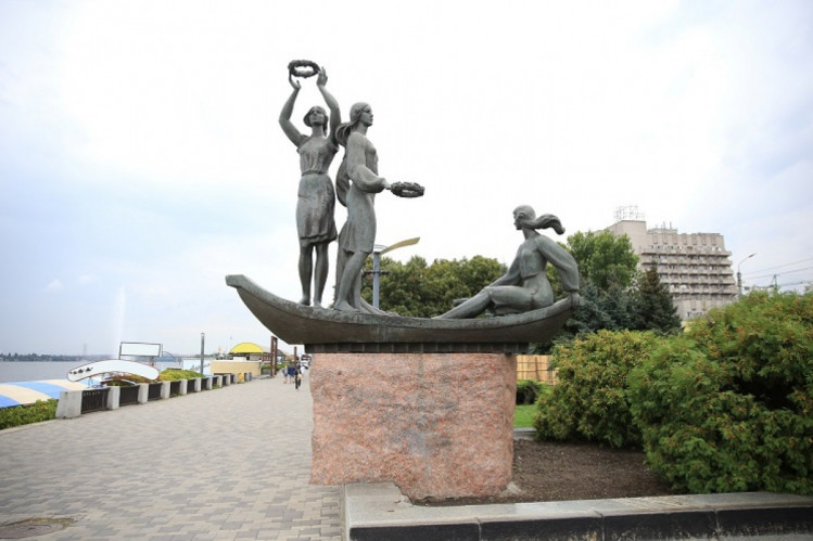 В Днепре скульптуру & quot; Юность Днепра & quot; временно уберут