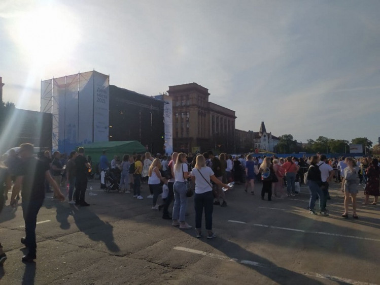 Танцевальный флешмоб на площади Героев Майдана