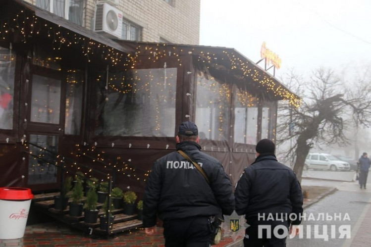 На Дніпропетровщині поліція перевіряє заклади харчування